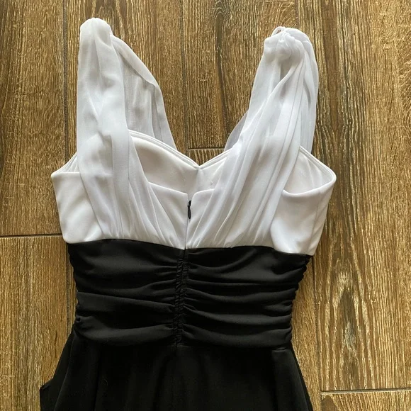 BETSY & ADAM by Linda Bernell maxi prom/wedding dress - Picture 5 of 13